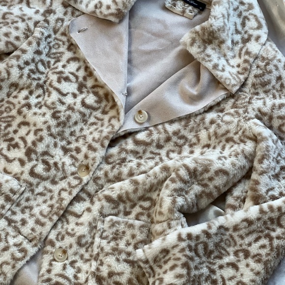Leopard Print Faux Fur Coat - Picture 4 of 9